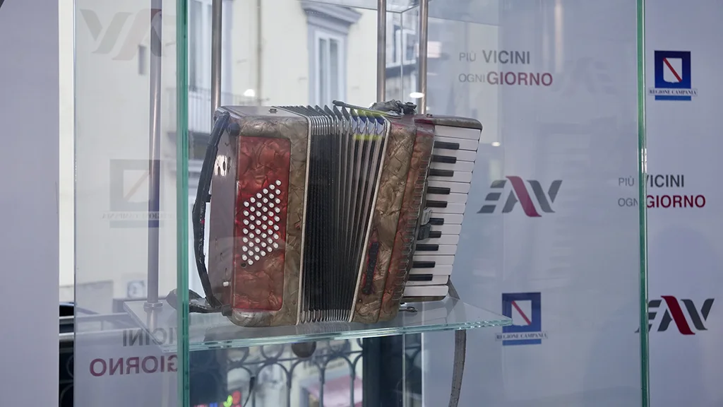INAUGURAZIONE PUNTO DI LETTURA PETRU BIRLADEANU