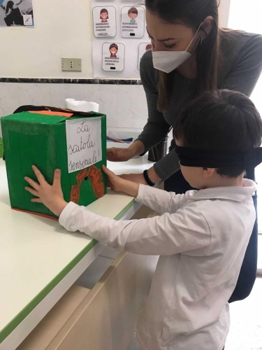 La scatola sensoriale Progetto classe prima primaria 026 11zon