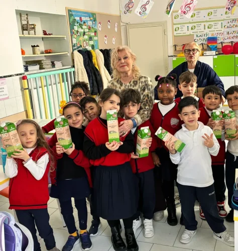 Latte-e-frutta-nelle-scuole-2026-02