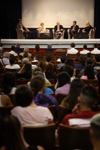 “Uguali per Costituzione”Incontro con Ernesto Maria Ruffini e gli Studenti