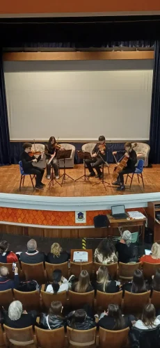 Una rosa rossa: Contro la violenza sulle donne19 novembre 2025 ore 10-13