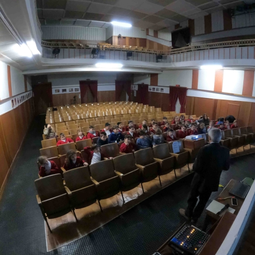 lezione" impartita dall' ing. Gaetano Uccella, membro del Club Atlantico Napoli e Maestro del Lavoro, sul tema "Cambiamenti climatici, energie rinnovabili e risparmio energetico".